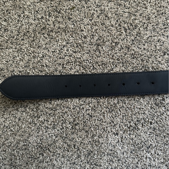 Reversible Louis Vuitton Belt - Picture 6 of 7